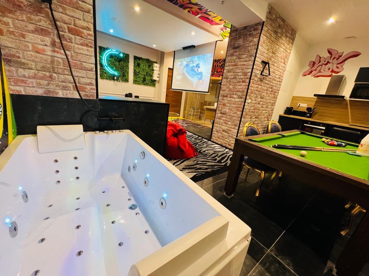 Capsule Street Art - Sauna- Jacuzzi - Playstation 5 - Billard - Netflix - Home Cinema - Terrasse Douai Exterior photo