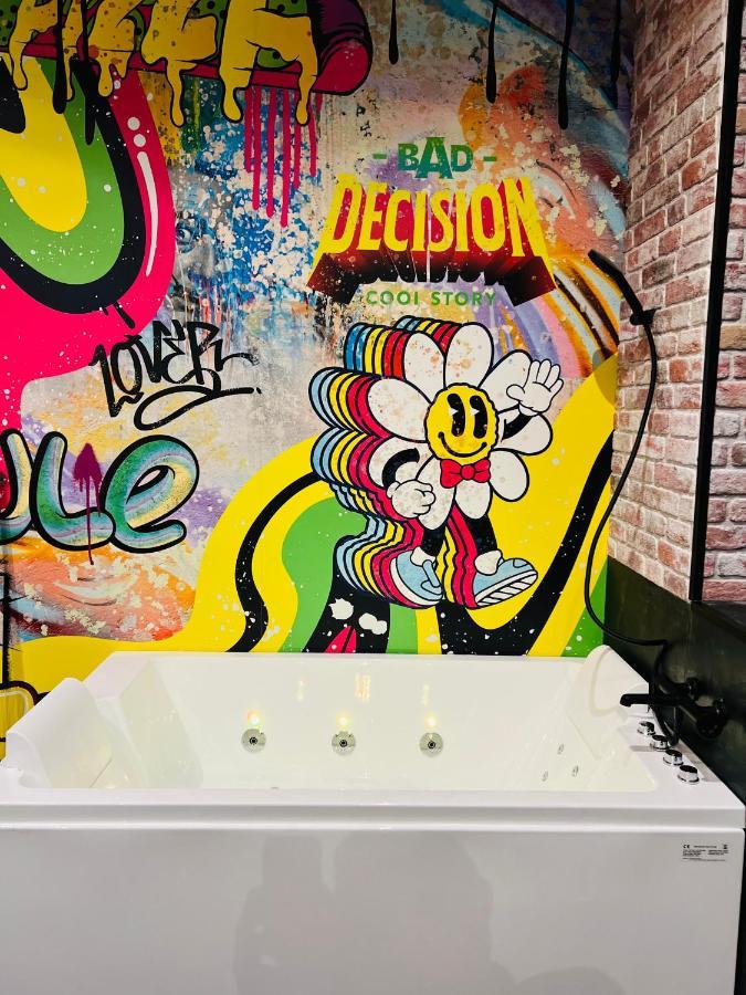 Capsule Street Art - Sauna- Jacuzzi - Playstation 5 - Billard - Netflix - Home Cinema - Terrasse Douai Exterior photo