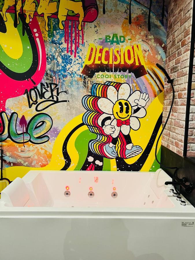 Capsule Street Art - Sauna- Jacuzzi - Playstation 5 - Billard - Netflix - Home Cinema - Terrasse Douai Exterior photo