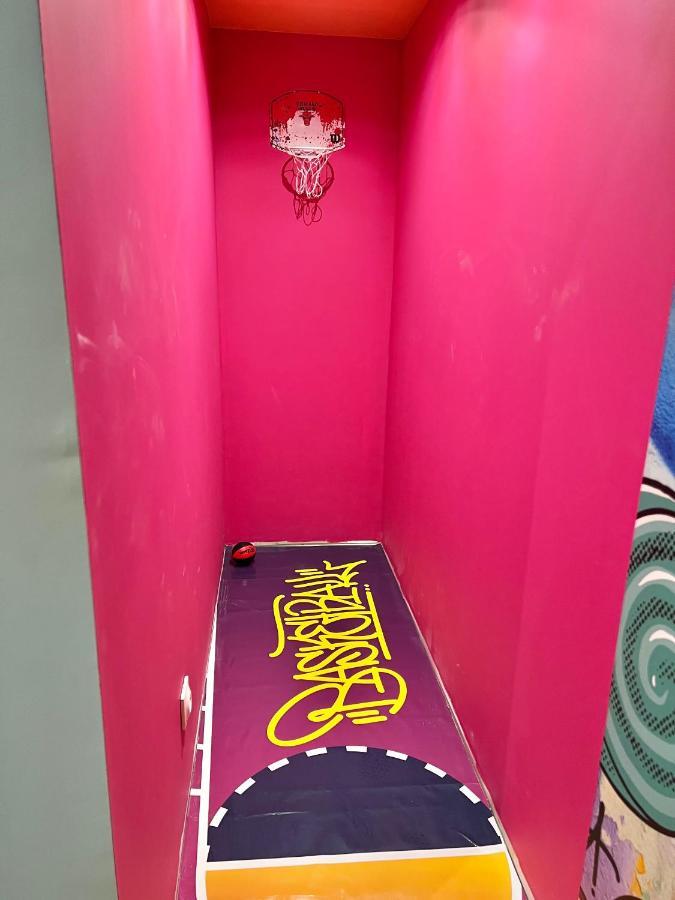Capsule Street Art - Sauna- Jacuzzi - Playstation 5 - Billard - Netflix - Home Cinema - Terrasse Douai Exterior photo